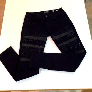 Miss Me Signature Skinny Jeans